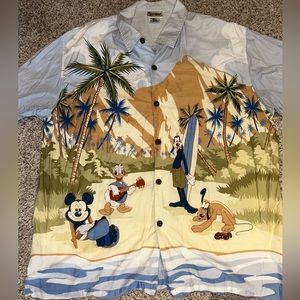 Vintage Men’s Disney button up size XL